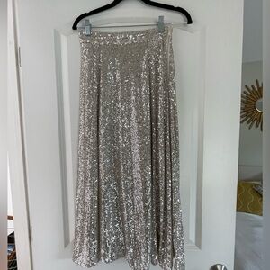H & M gold sequin skirt. Size 4